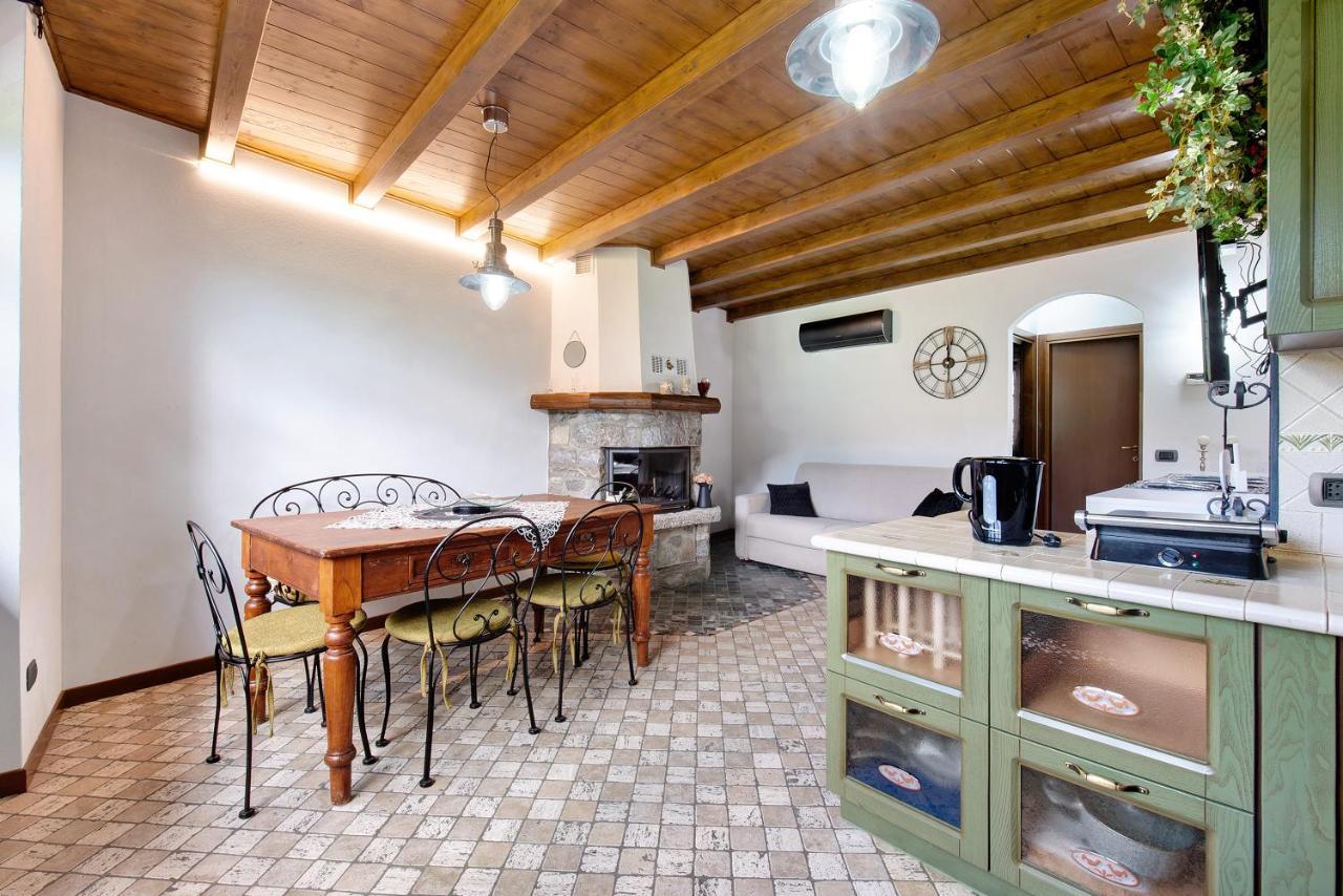 Farmhouse Of Grandfather Chek Villa Bellagio Esterno foto